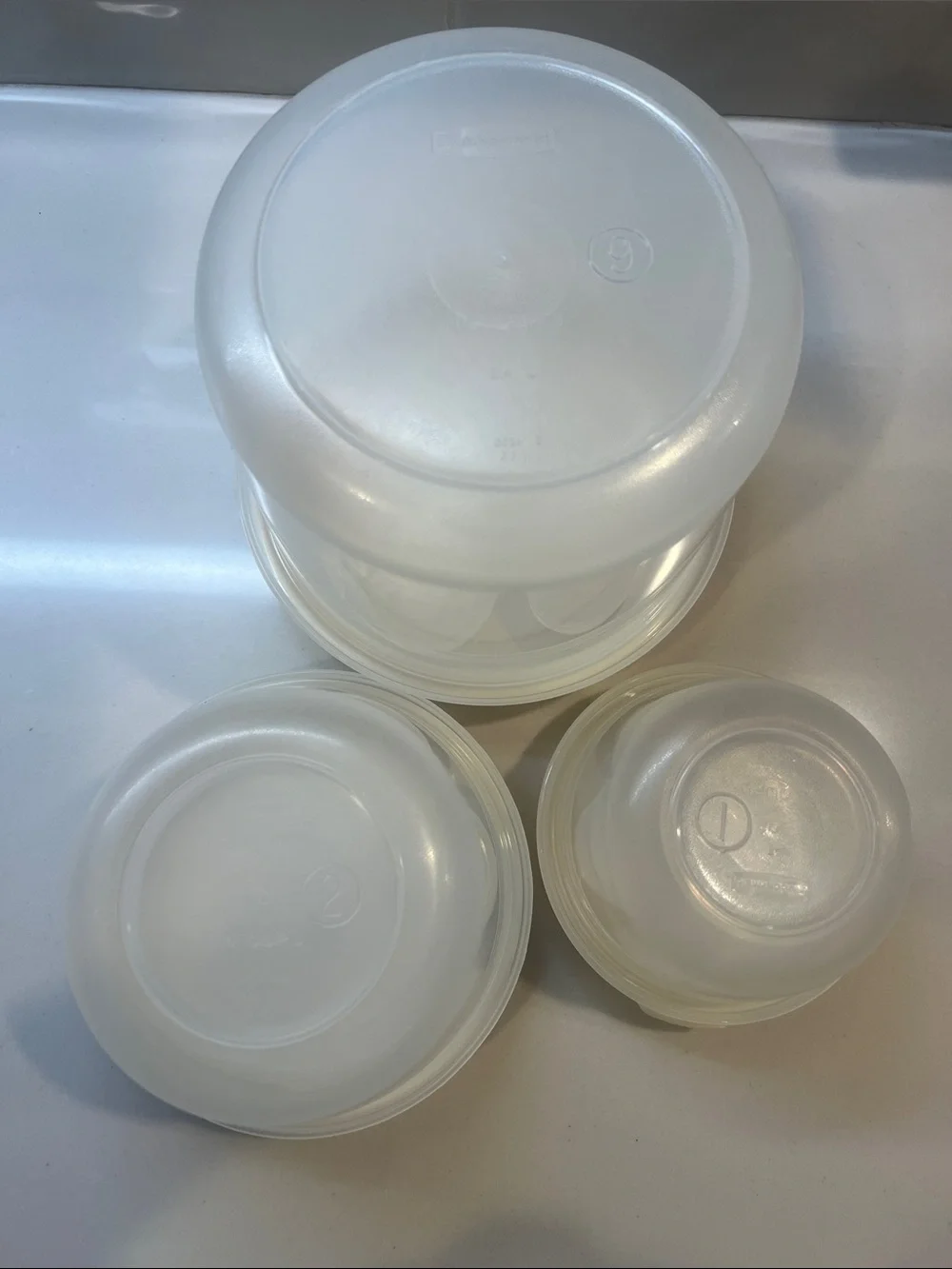 Rubbermaid Vintage 80's Cream Stackable Food Storage Container Set with Lids